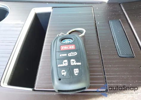 2023 Toyota Sienna Xle z USA, uszkodzony, nr VIN 5TDYRKEC0PS143772